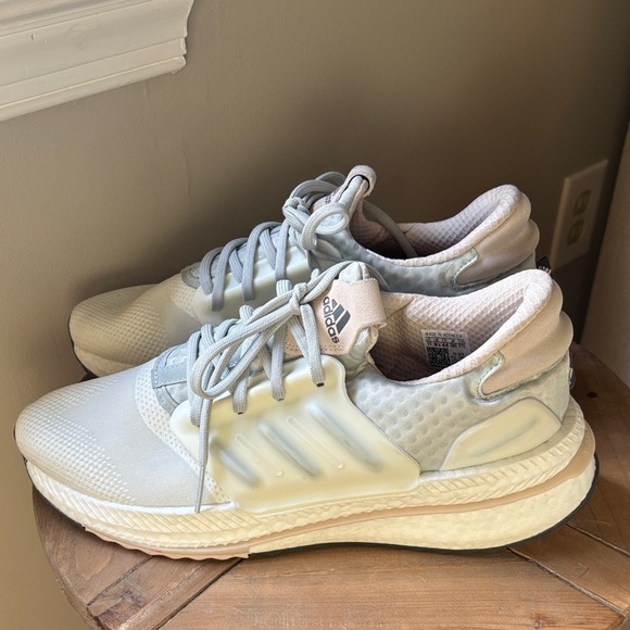 Adidas Boost women’s size 11 Cream, light pink and Gray sneakers - Picture 3 of 7